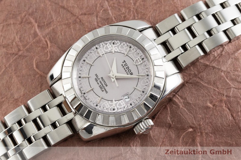 tudor 22010