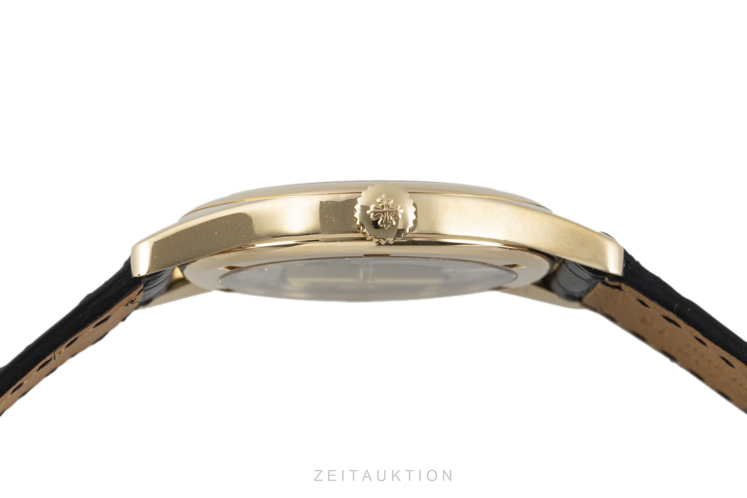 Patek Philippe Calatrava 18k Gold Automatik Kal. 240/151 Ref. 5000J-001  | Zeitauktion