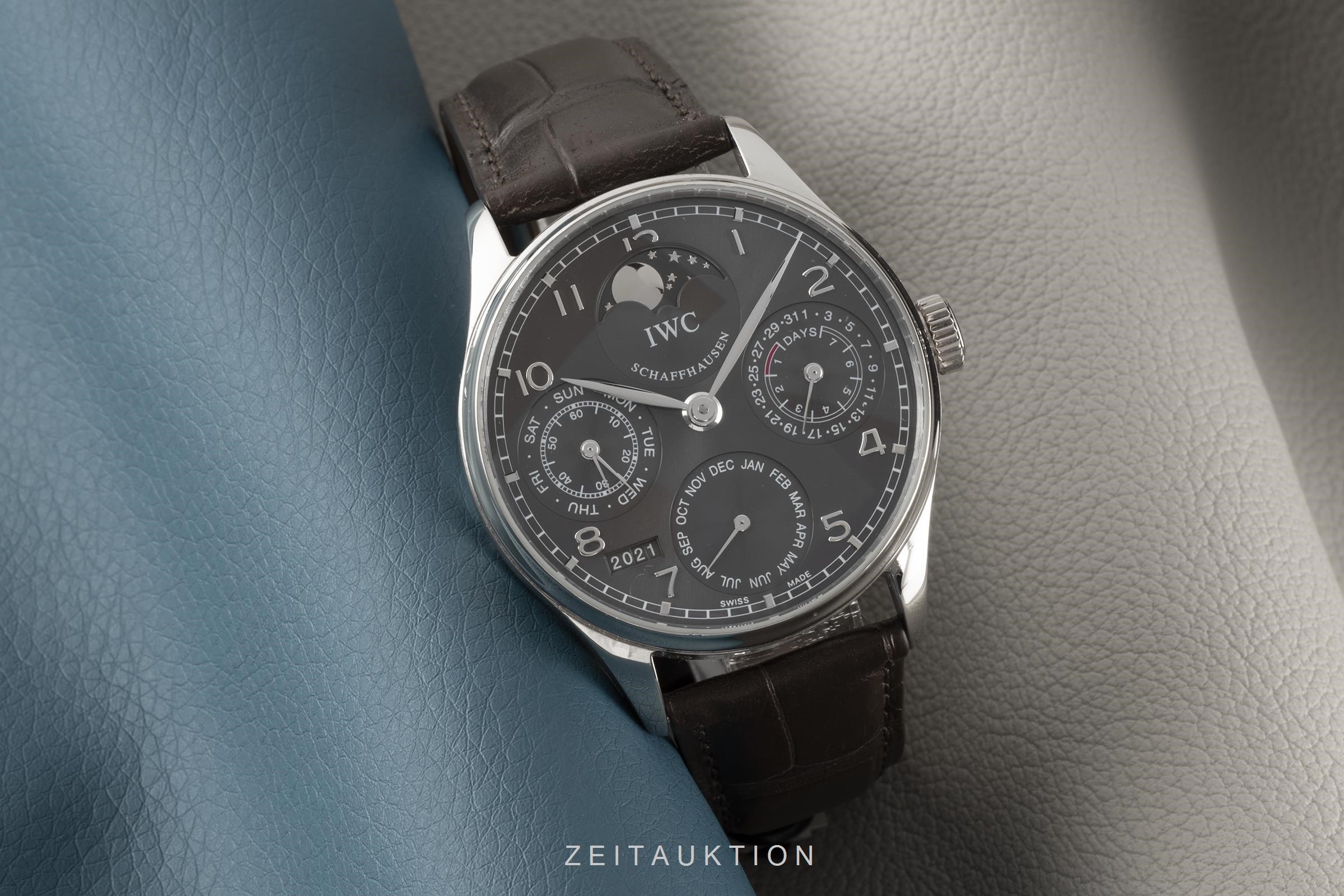 IWC Portugieser or blanc 18 ct automatique Kal. C.51610 Ref.  IW502218  | Zeitauktion