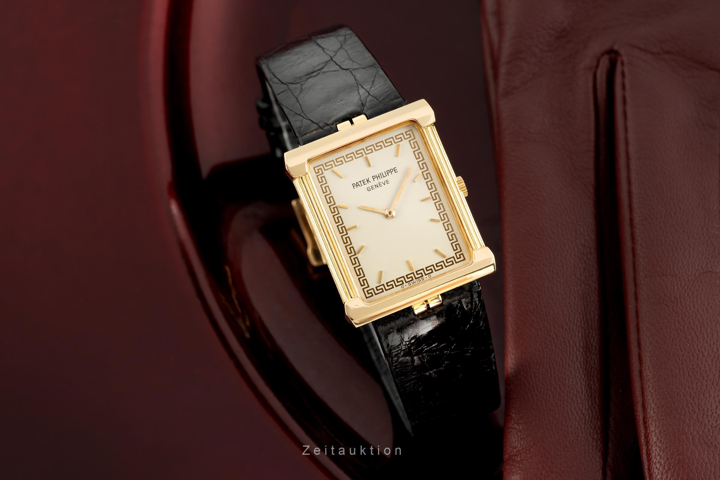 Patek Philippe Les Grecques 18 ct gold manual winding Kal. 177 Ref. 3775  | Zeitauktion