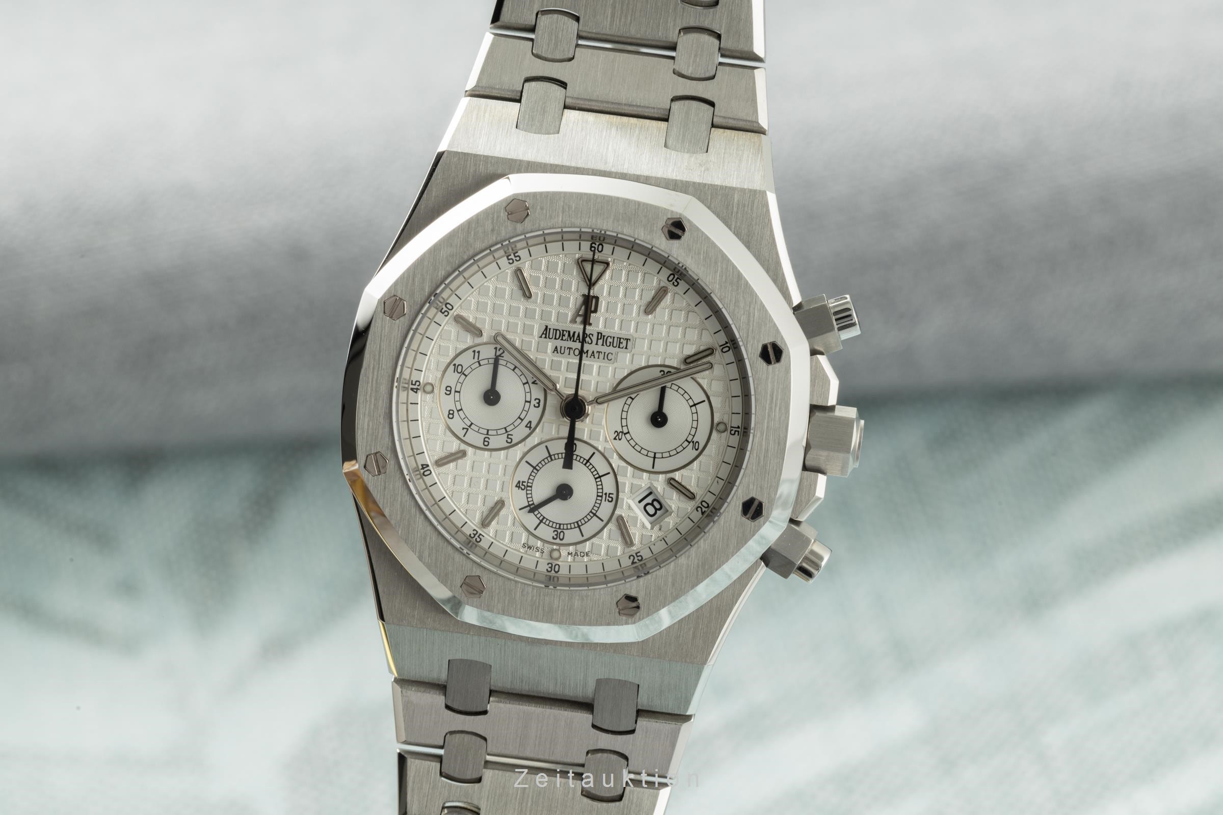 Audemars Piguet Royal Oak chronograph steel automatic Kal. 2385 Ref. 25860ST.OO.1110ST.05 25860ST 2200965