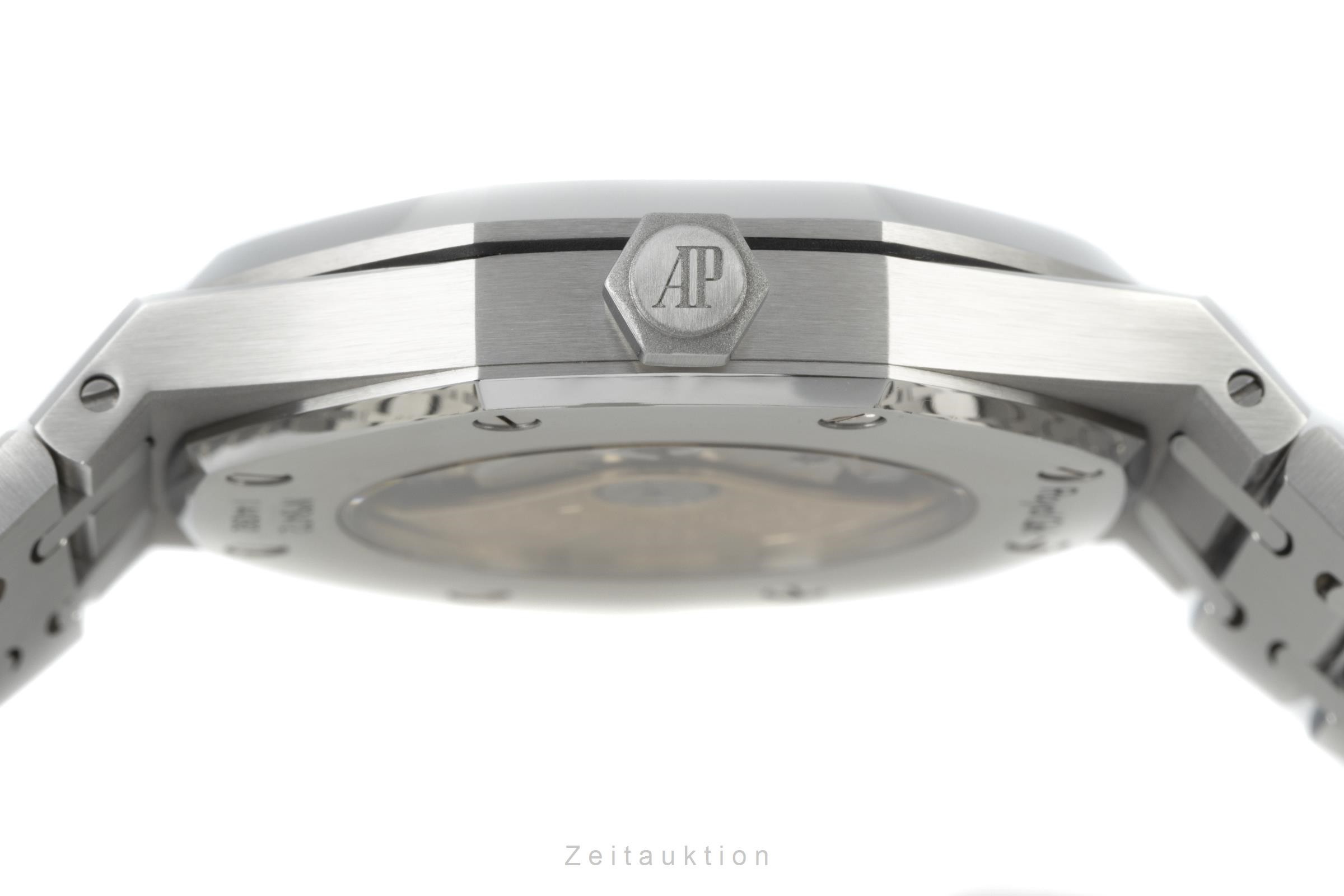 Audemars Piguet Royal Oak steel automatic Kal. 3120 Ref. 15400ST.OO.1220ST.01  | Zeitauktion