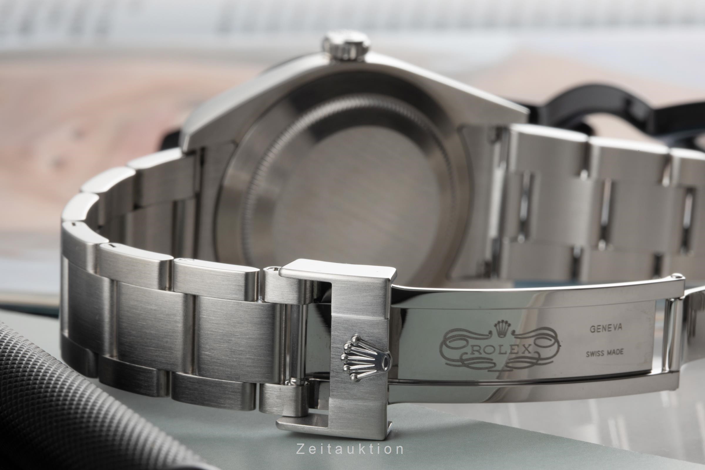 Rolex Explorer acciaio automatismo Kal. 3132 Ref. 214270  | Zeitauktion