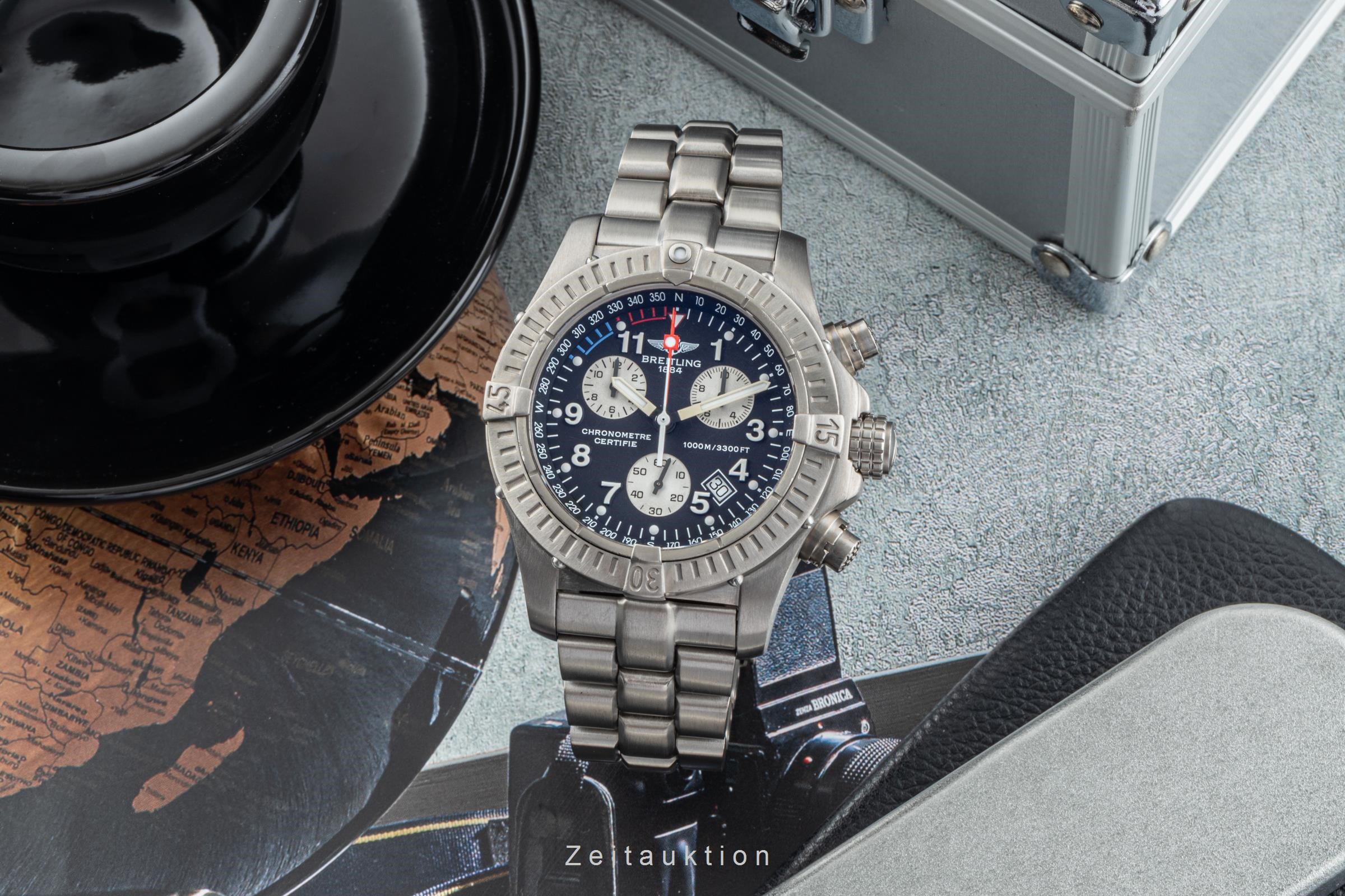 Breitling Avenger Chronograph Titan Quarz Kal. B73 Ref. E73360 