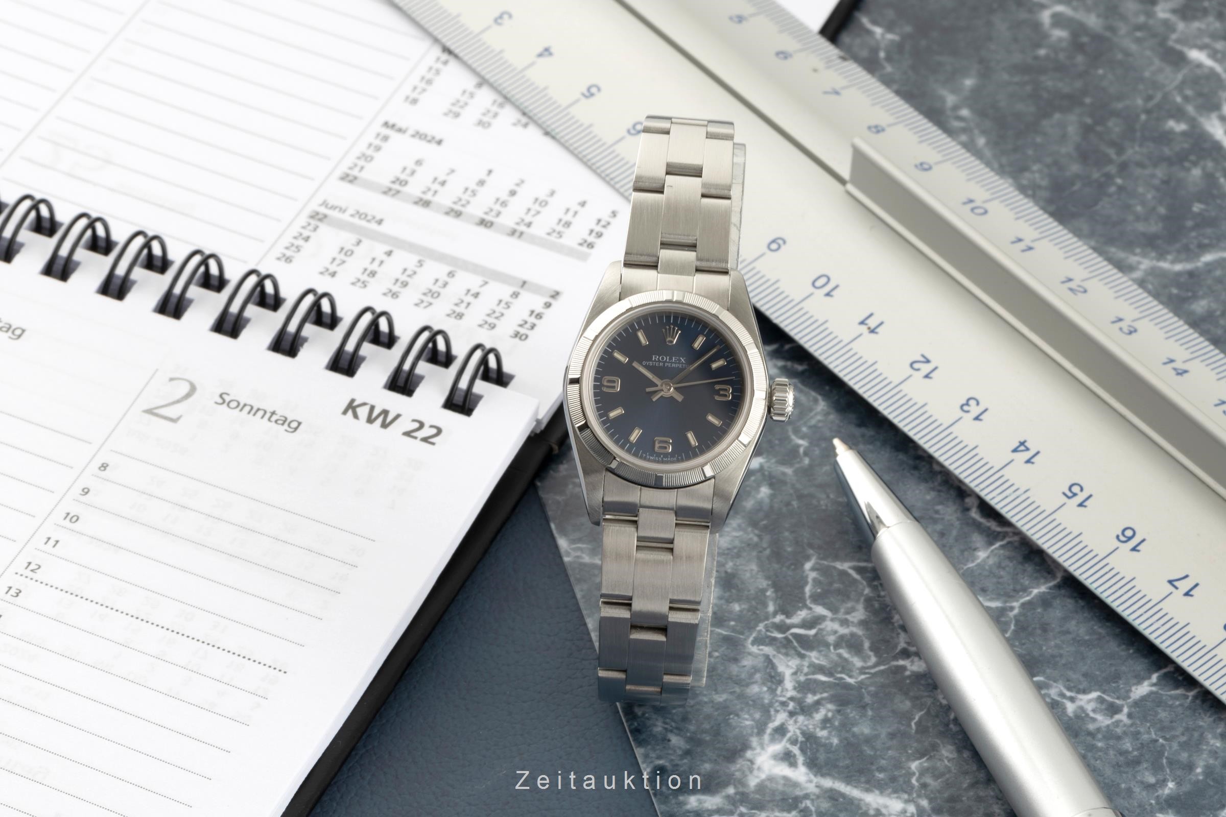 Rolex Oyster Perpetual acero automático Kal. 2130 Ref. 67230  | Zeitauktion