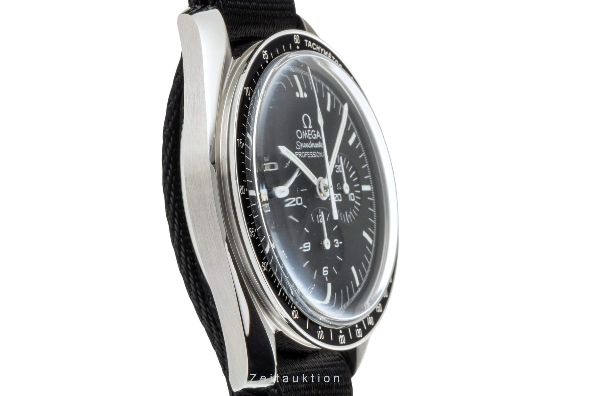 Omega Speedmaster Moonwatch chronograph steel manual winding Kal. 1861 Ref. 311.33.42.30.01.001  | Zeitauktion