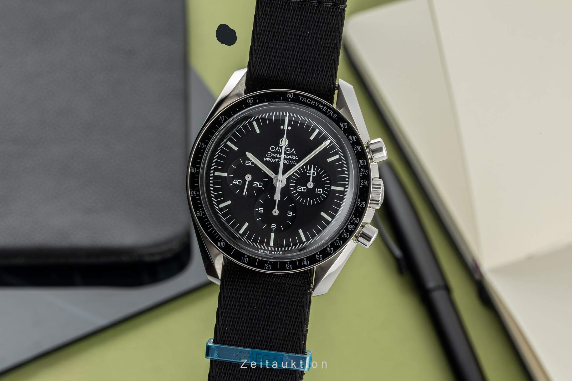 Omega Speedmaster Moonwatch chronograph steel manual winding Kal. 1861 Ref. 311.33.42.30.01.001  | Zeitauktion