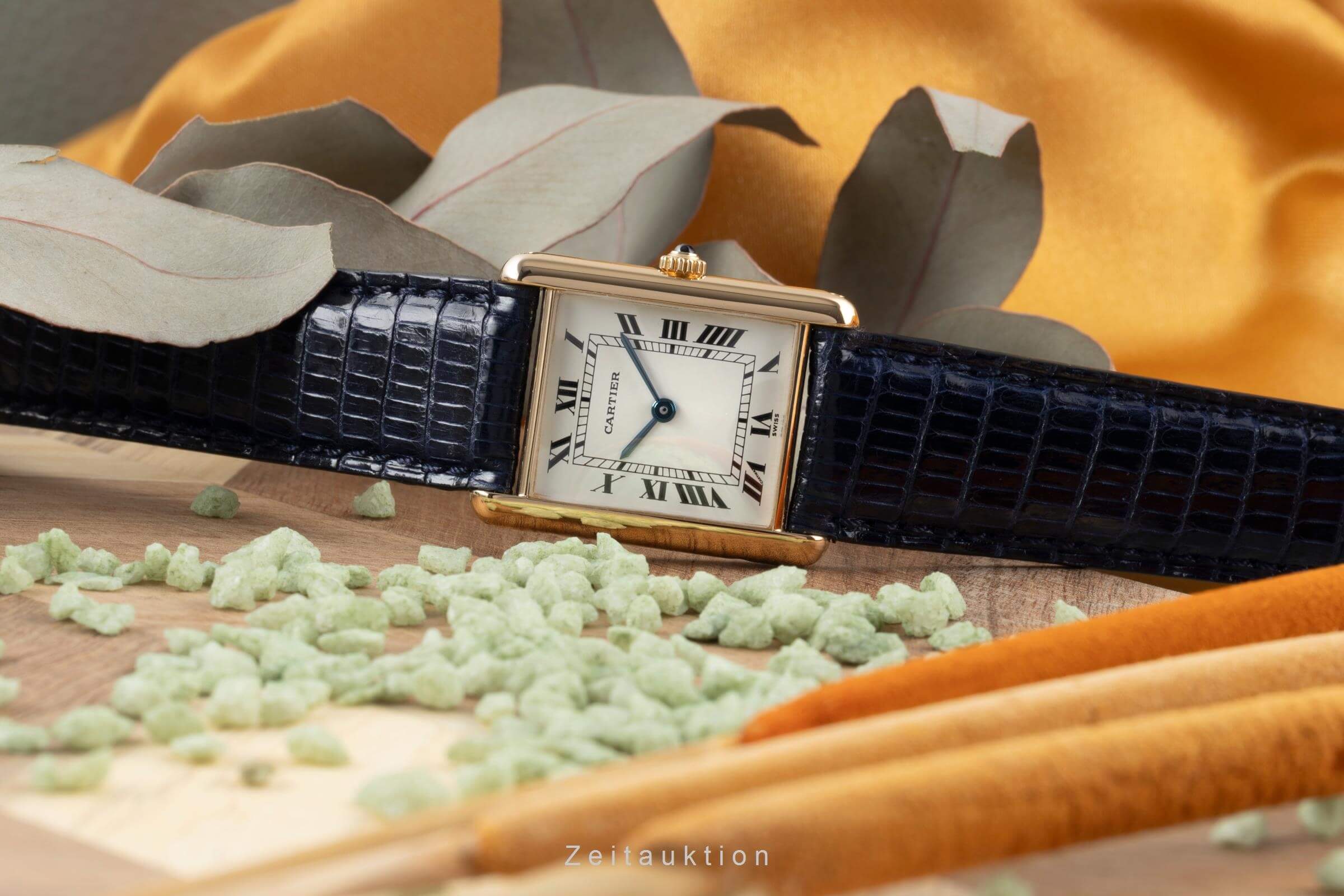 Cartier Tank 18 ct gold quartz Kal. 690 Ref. 88105  | Zeitauktion