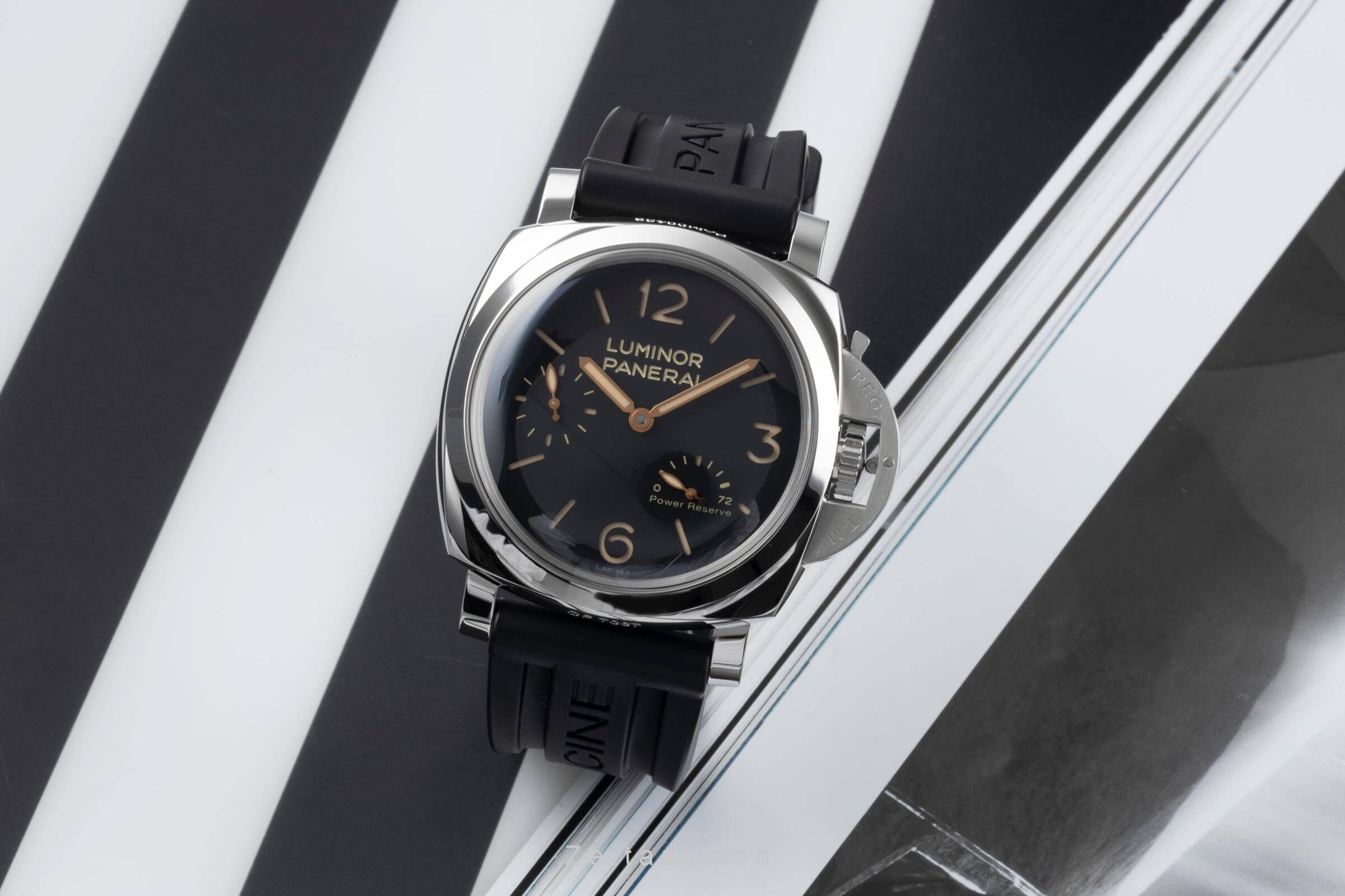 Panerai Luminor  Stahl Handaufzug Kal. P.3002 Ref. PAM00423  | Zeitauktion