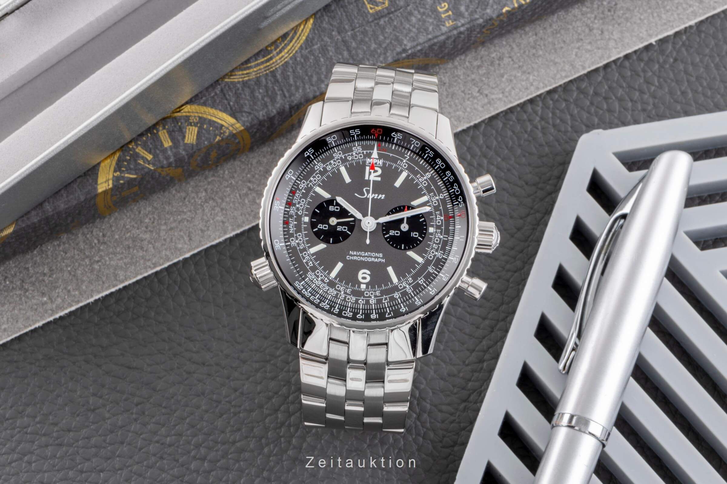 Sinn 903 St chronographe acier à remontage manuel Ref. 903.070 LIMITED EDITION | Zeitauktion
