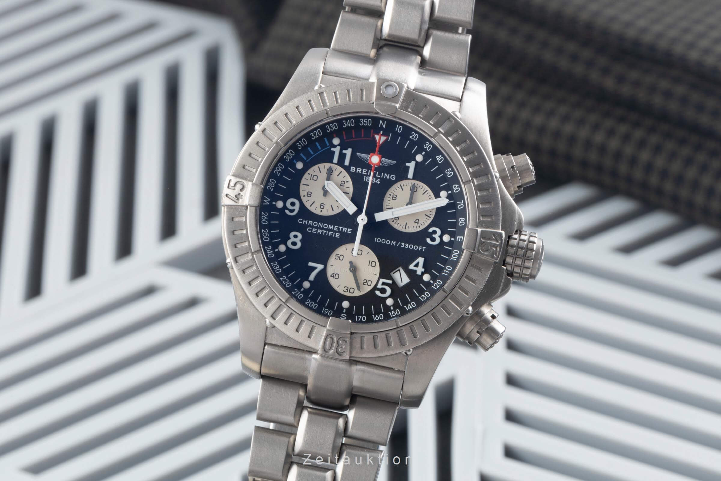 Breitling Avenger chronograph titanium quartz Kal. B73 Ref. E73360  | Zeitauktion