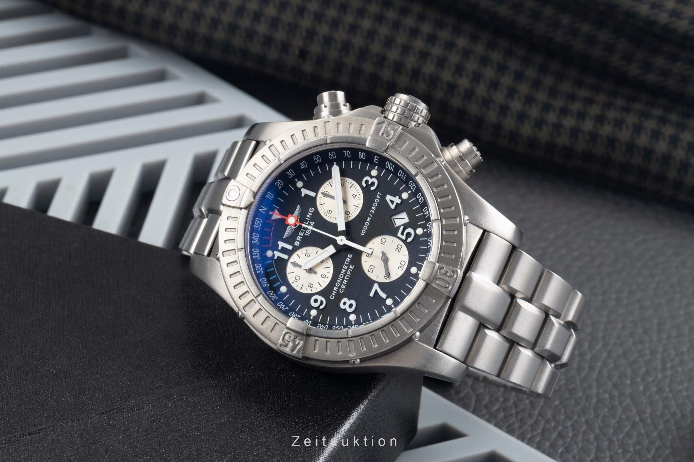 Breitling Avenger chronograph titanium quartz Kal. B73 Ref. E73360  | Zeitauktion