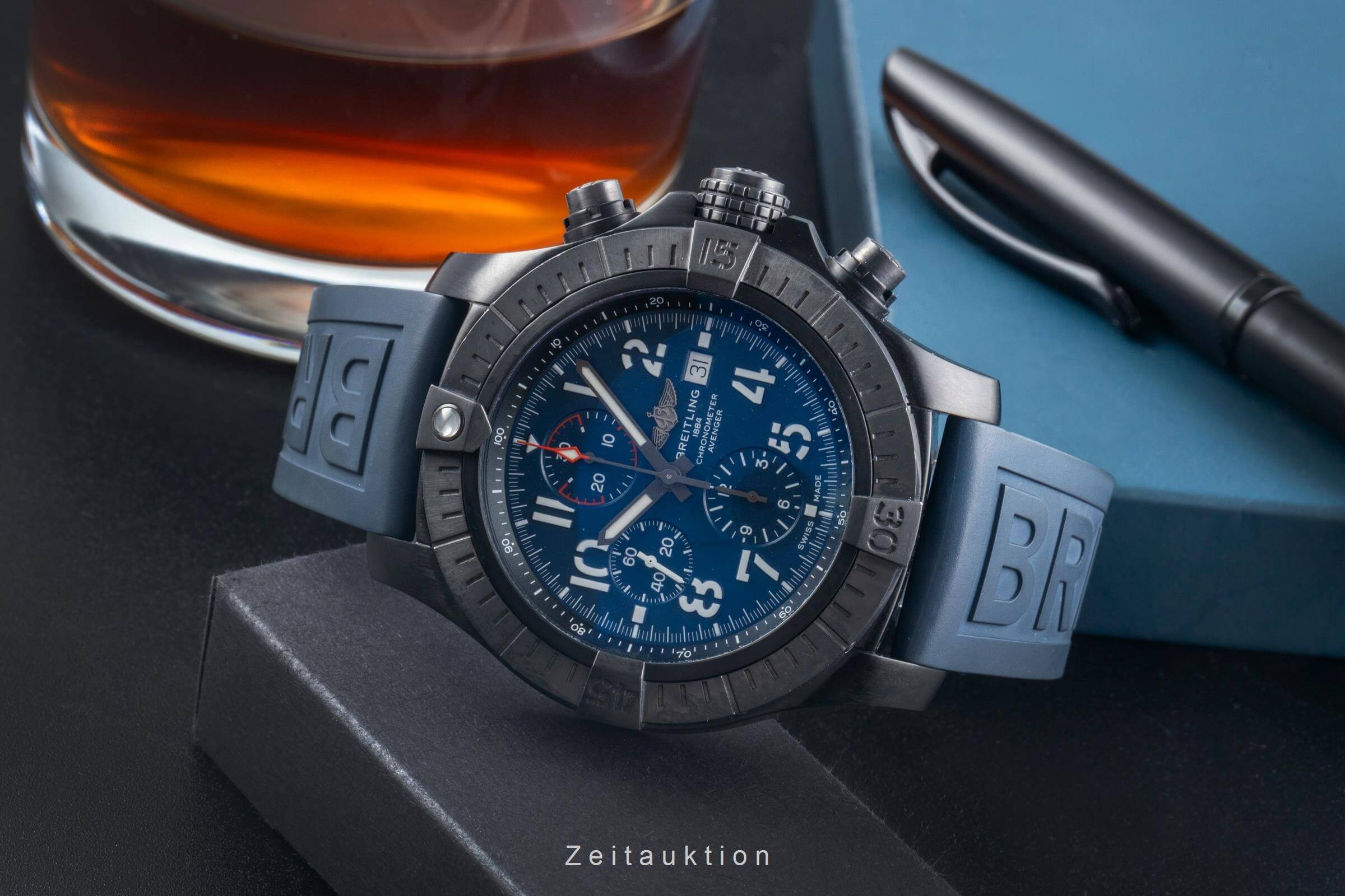 Breitling Super Avenger Chronograph Titan Automatik Kal. B13 Ref. V13375101C1X1  | Zeitauktion