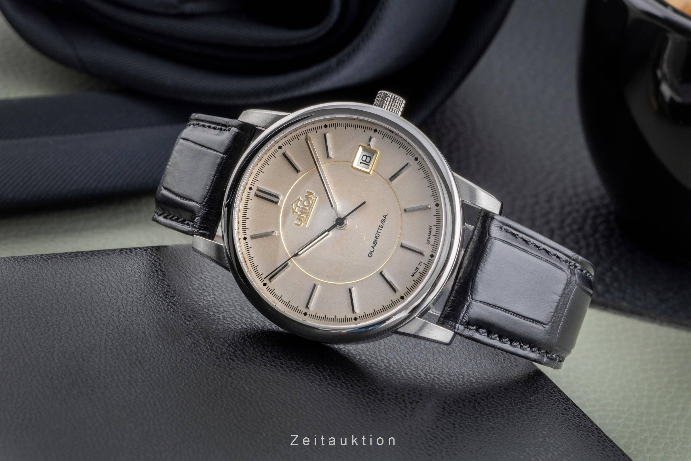 Union Glashütte Klassik Stahl Automatik Kal. 26 Ref. 26-11-15-02-10  | Zeitauktion