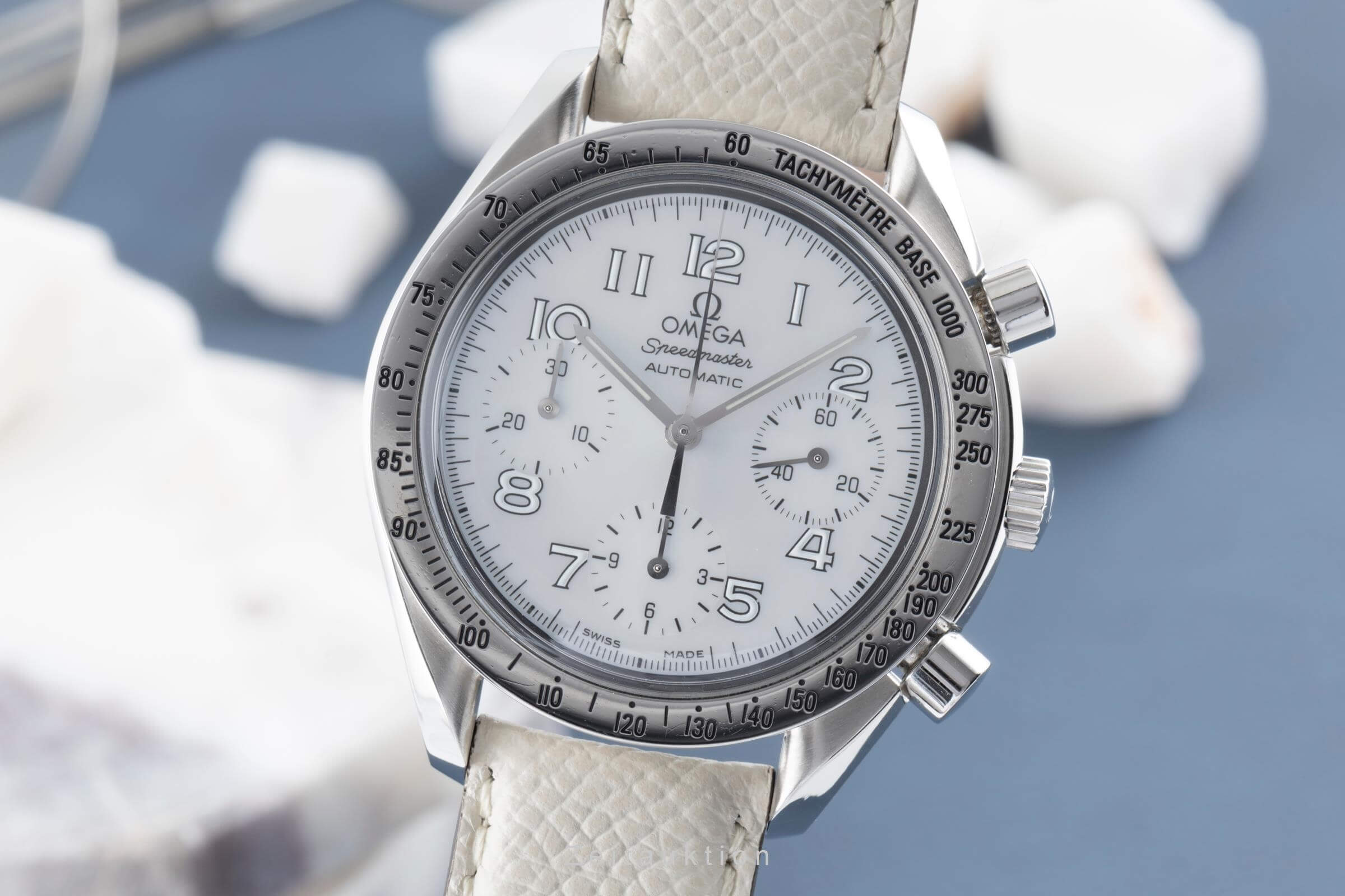 Omega Speedmaster Chronograph Stahl Automatik Kal. 3220 Ref. 3802.70.56  | Zeitauktion