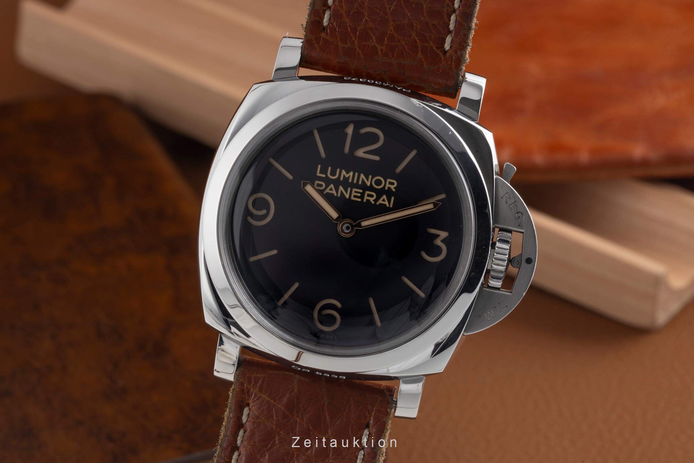 Panerai Luminor  steel manual winding Kal. P.3000 Ref. PAM00372  | Zeitauktion