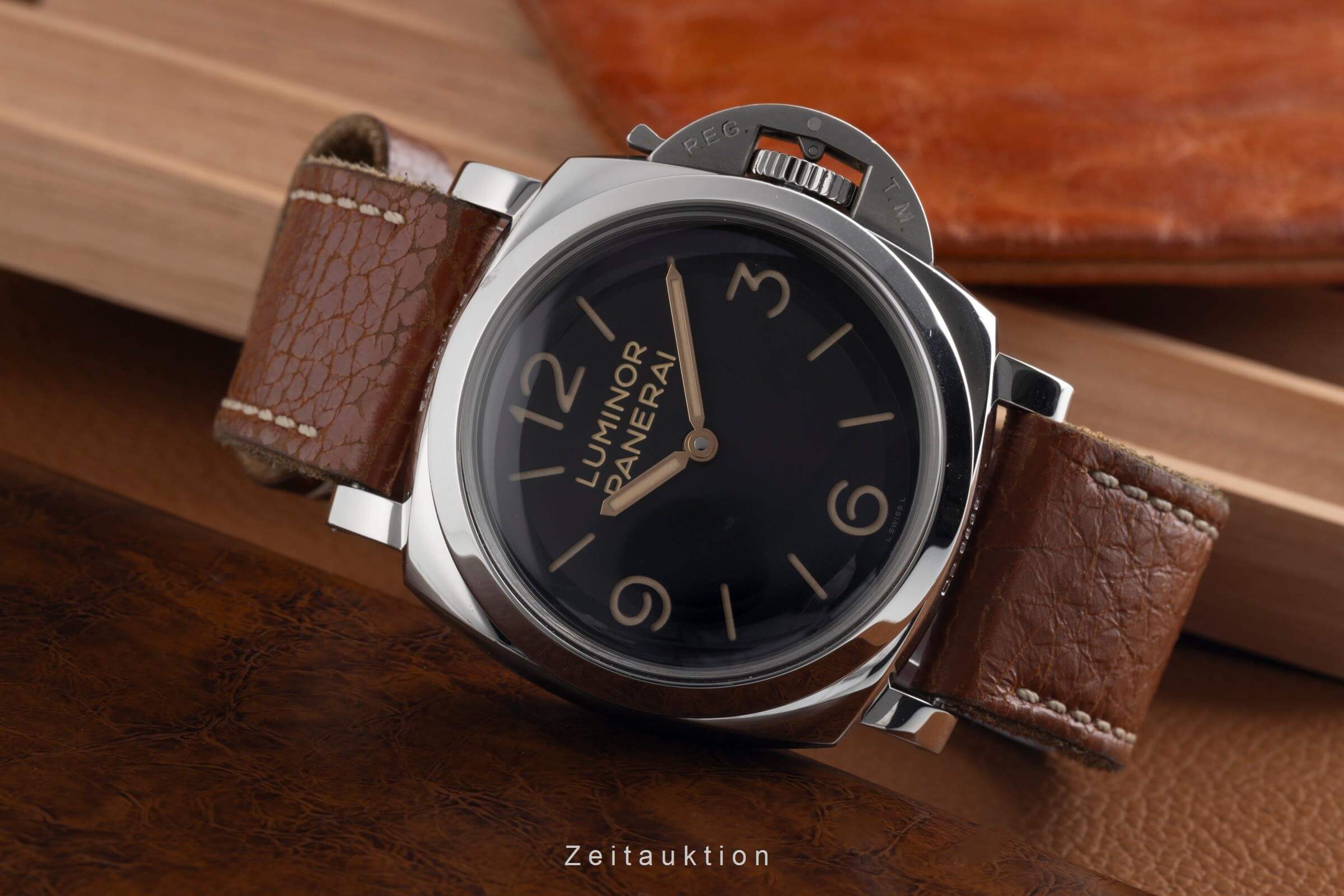 Panerai Luminor  steel manual winding Kal. P.3000 Ref. PAM00372  | Zeitauktion