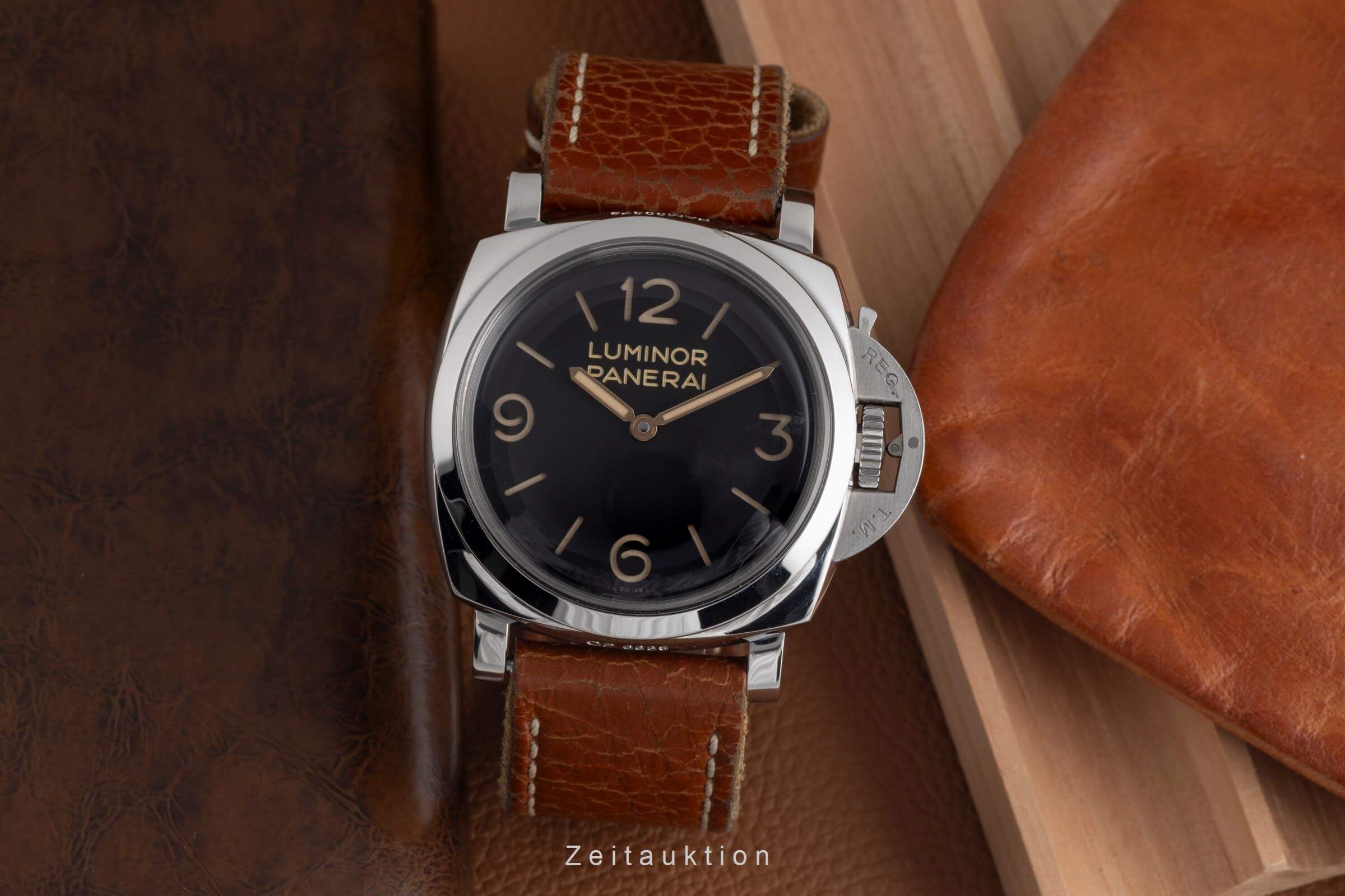 Panerai Luminor  steel manual winding Kal. P.3000 Ref. PAM00372  | Zeitauktion