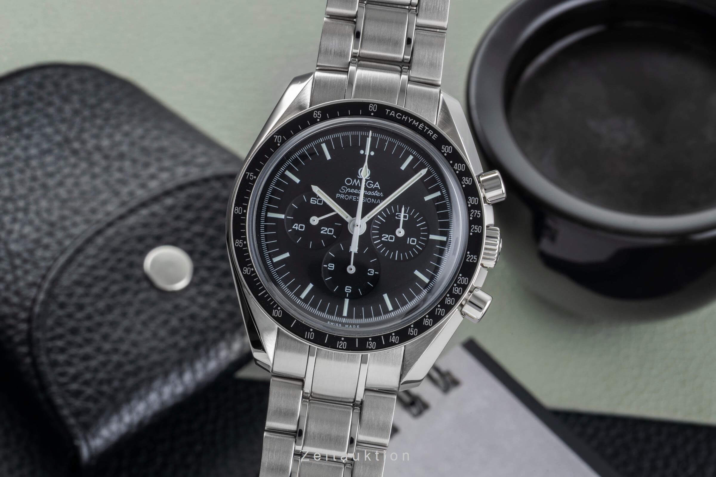 Omega Speedmaster Moonwatch chronographe acier à remontage manuel Kal. 1861 Ref. 311.30.42.30.01.005  | Zeitauktion