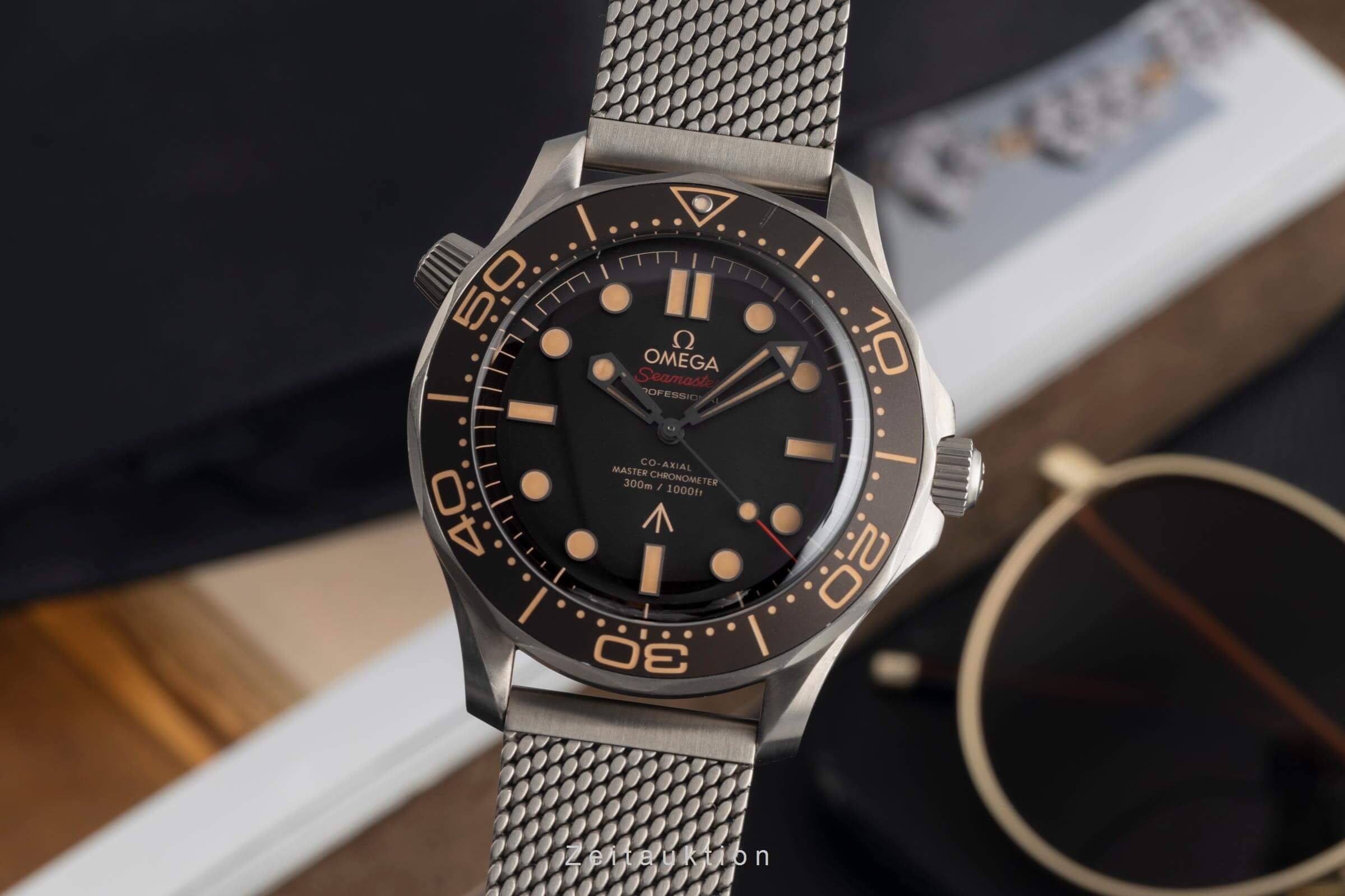 Omega Seamaster titanio automático Kal. 8806 Ref. 210.90.42.20.01.001  | Zeitauktion