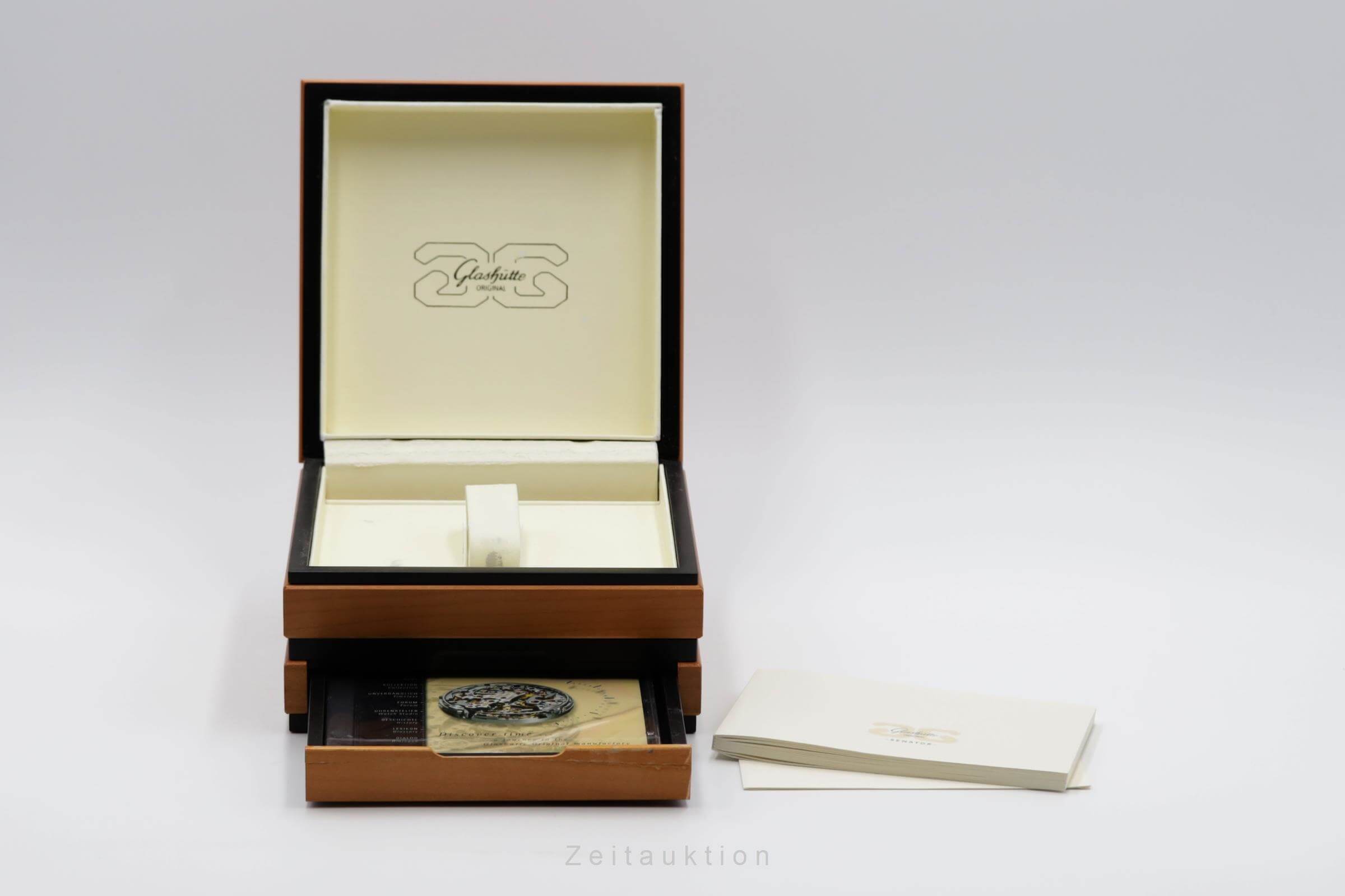 Glashütte Original Senator chronographe acier automatique Kal. GUB 39 Ref. 39-32-11-13-04  | Zeitauktion
