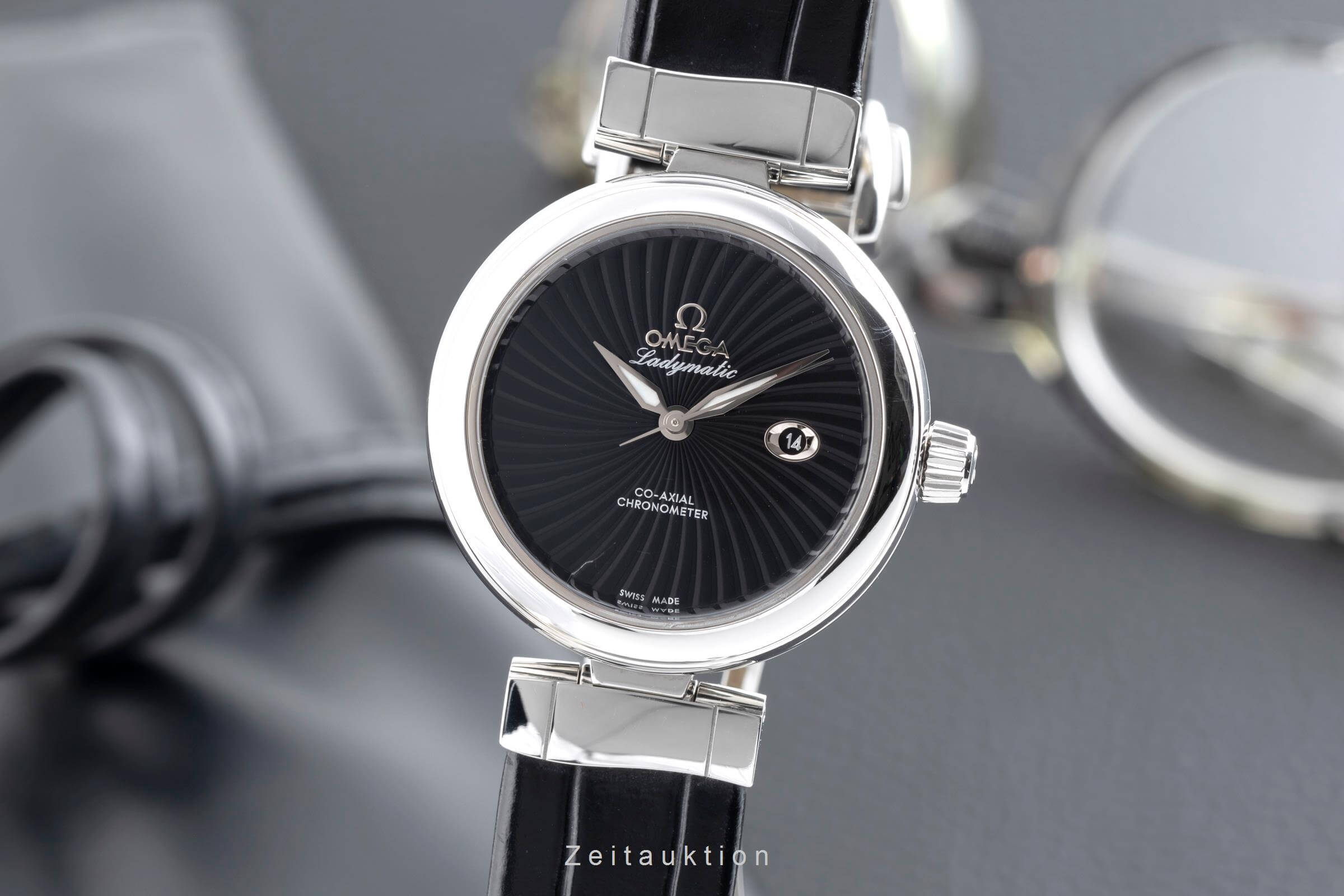 Omega Ladymatic Stahl Automatik Kal. 8520 Ref. 425.33.34.20.01.001  | Zeitauktion