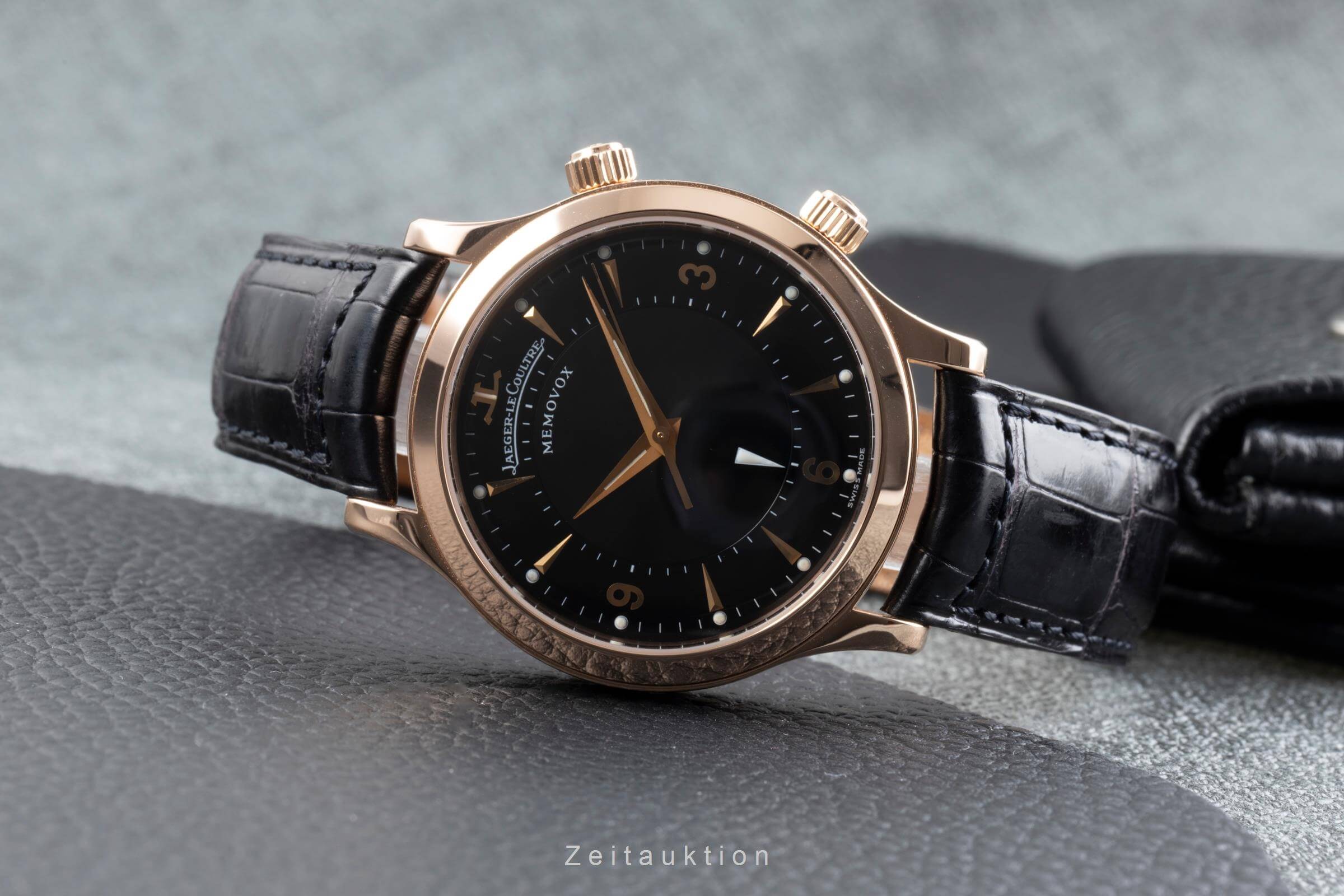 Jaeger-LeCoultre Memovox or 18 ct automatique Kal. 914 Ref. Q1442470  144.2.94.S  | Zeitauktion