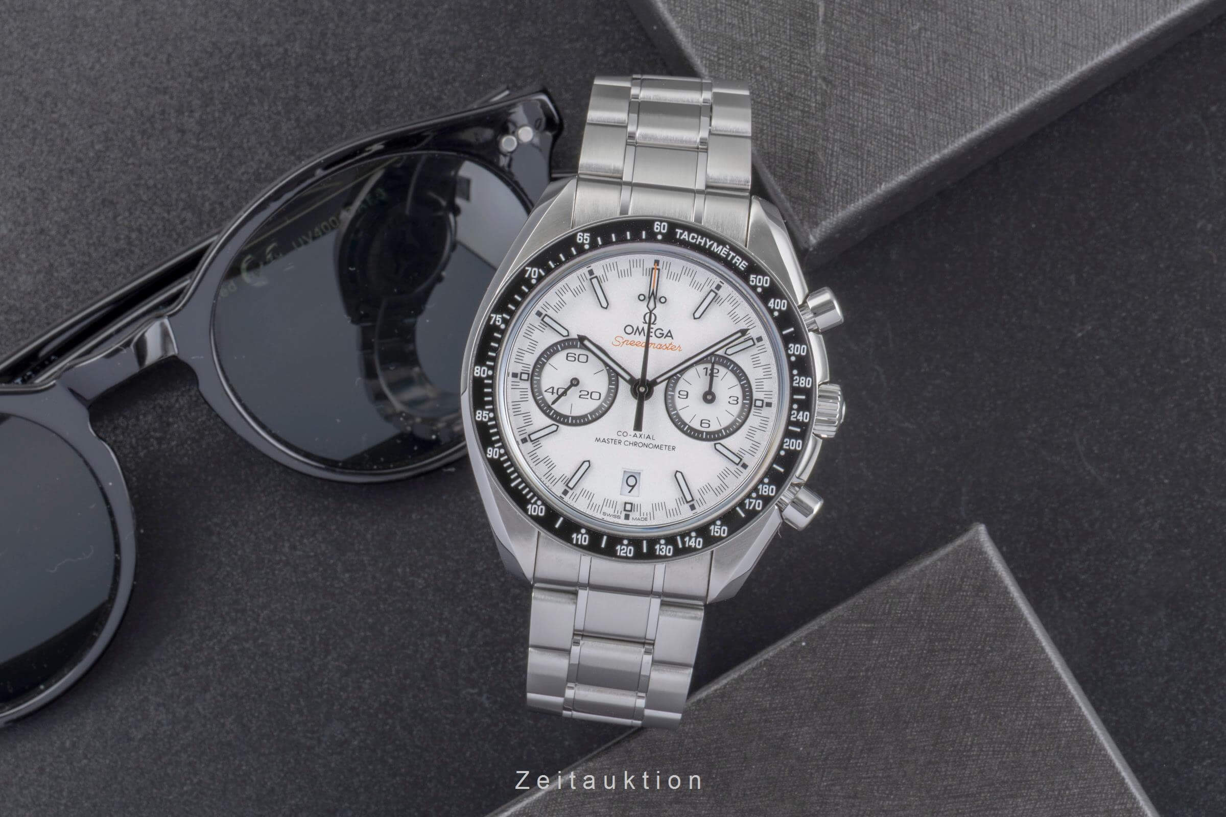 Omega Speedmaster Racing Chronograph Stahl Automatik Kal. 9900 Ref. 329.33.44.51.04.001  | Zeitauktion