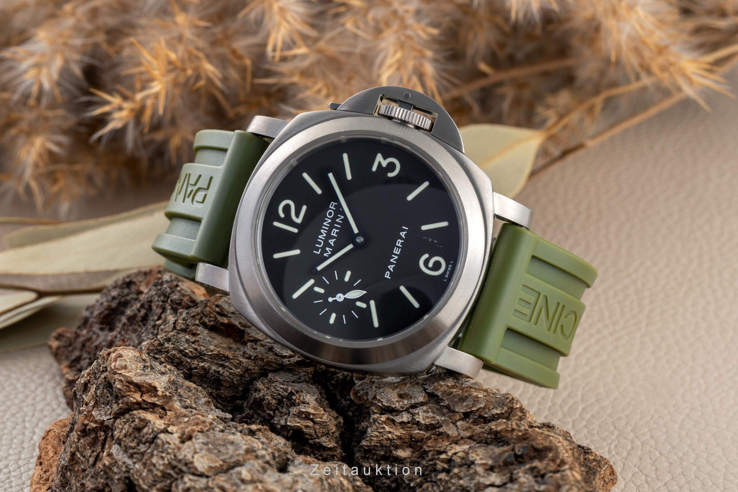 Panerai Luminor Marina Titan Handaufzug Ref. PAM00061  | Zeitauktion
