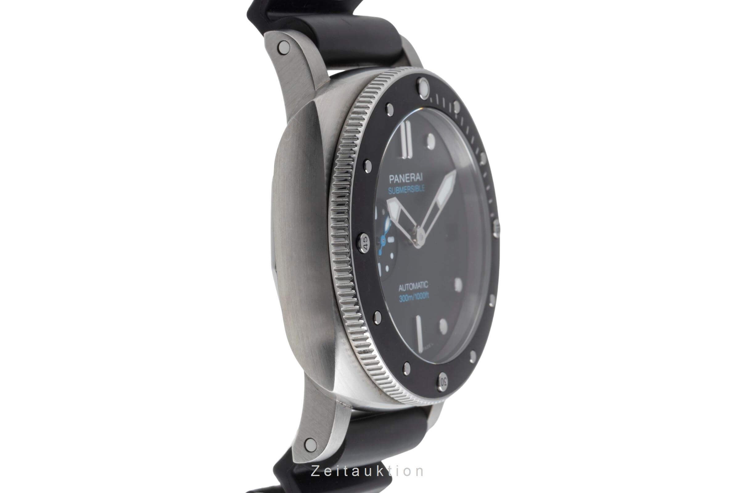 Panerai Submersible steel automatic Kal. P.900 Ref. PAM01683  | Zeitauktion
