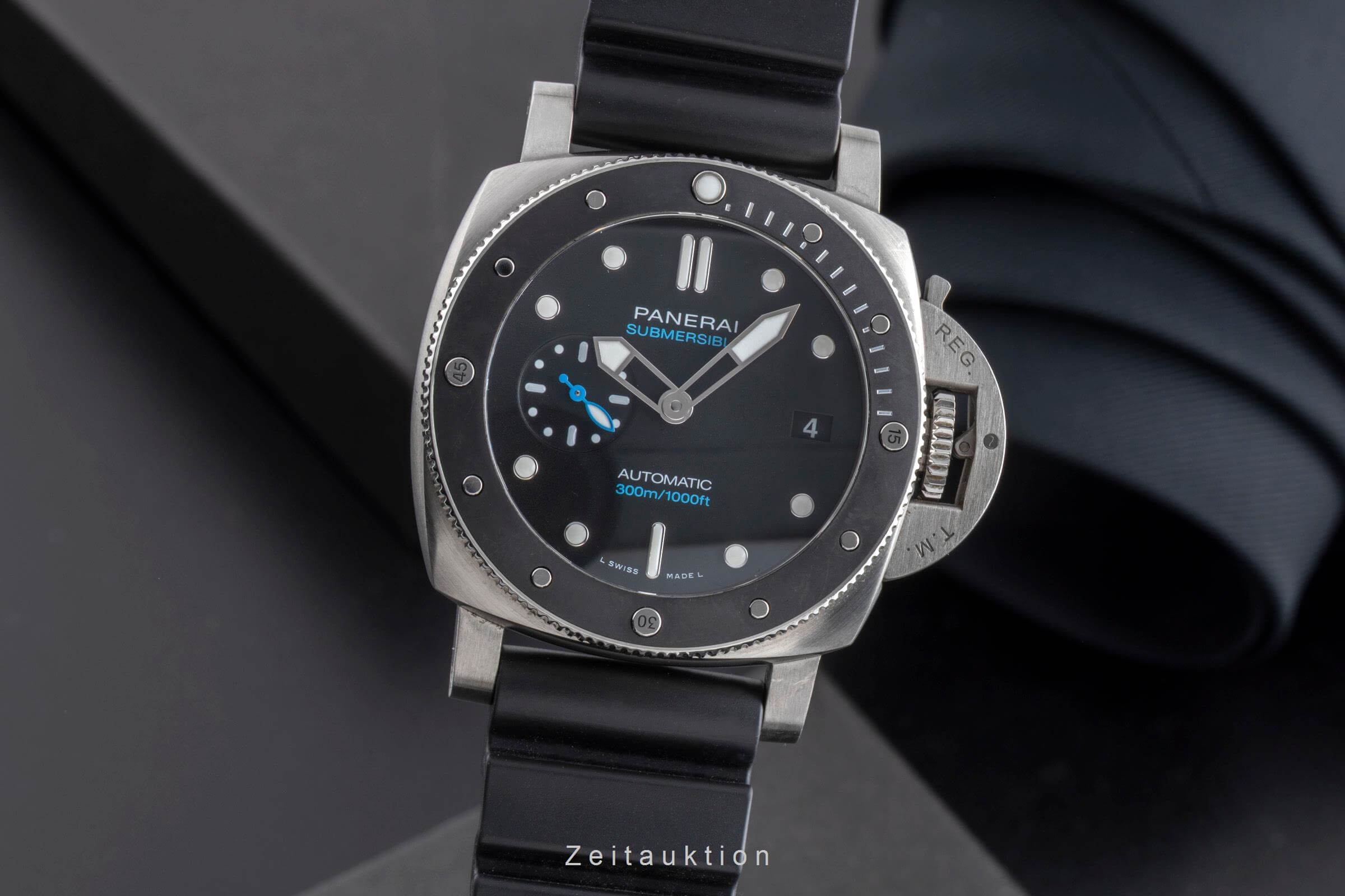 Panerai Submersible steel automatic Kal. P.900 Ref. PAM01683  | Zeitauktion