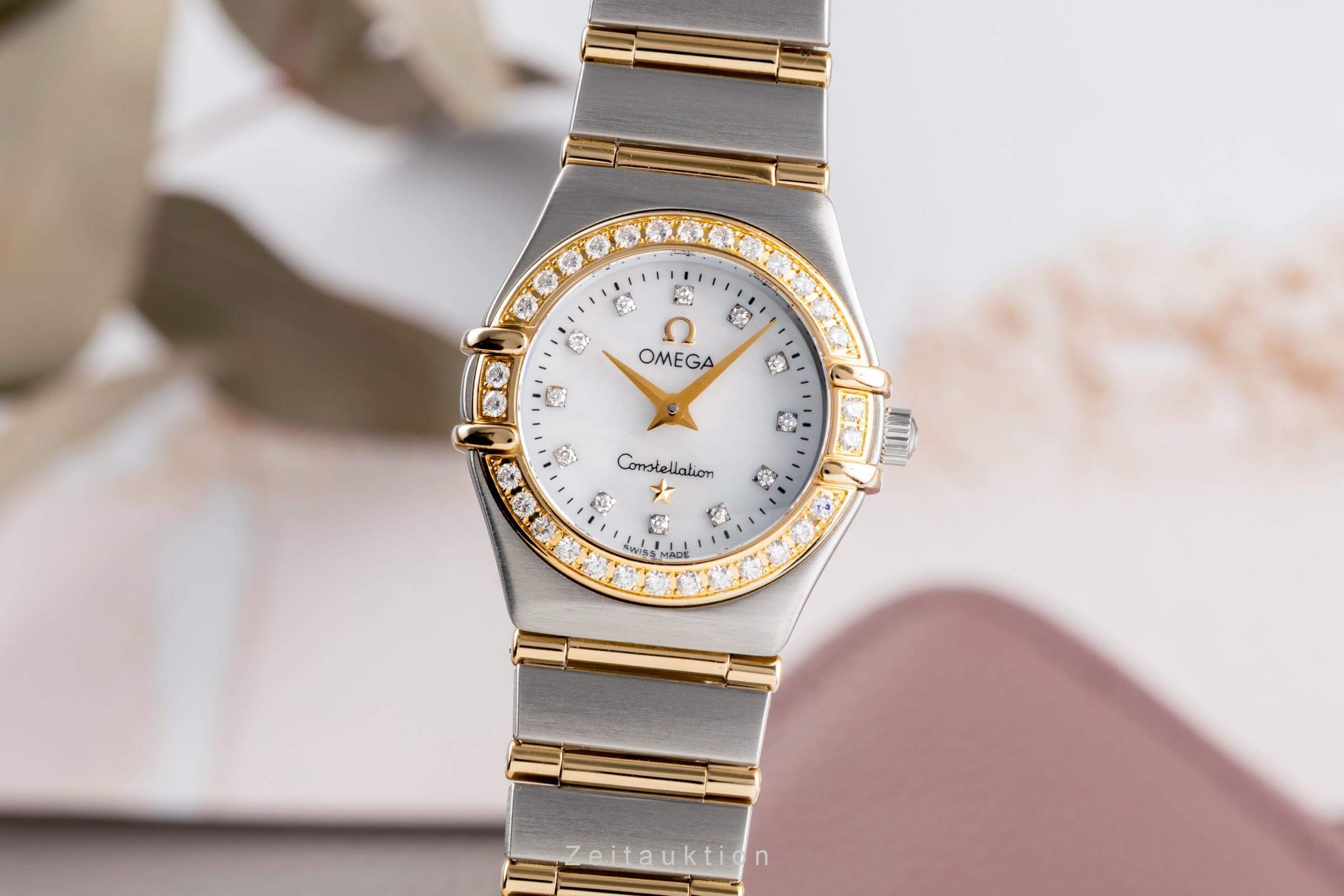 Omega Constellation steel / gold quartz Kal. 1456 Ref. 1365.75.00  | Zeitauktion