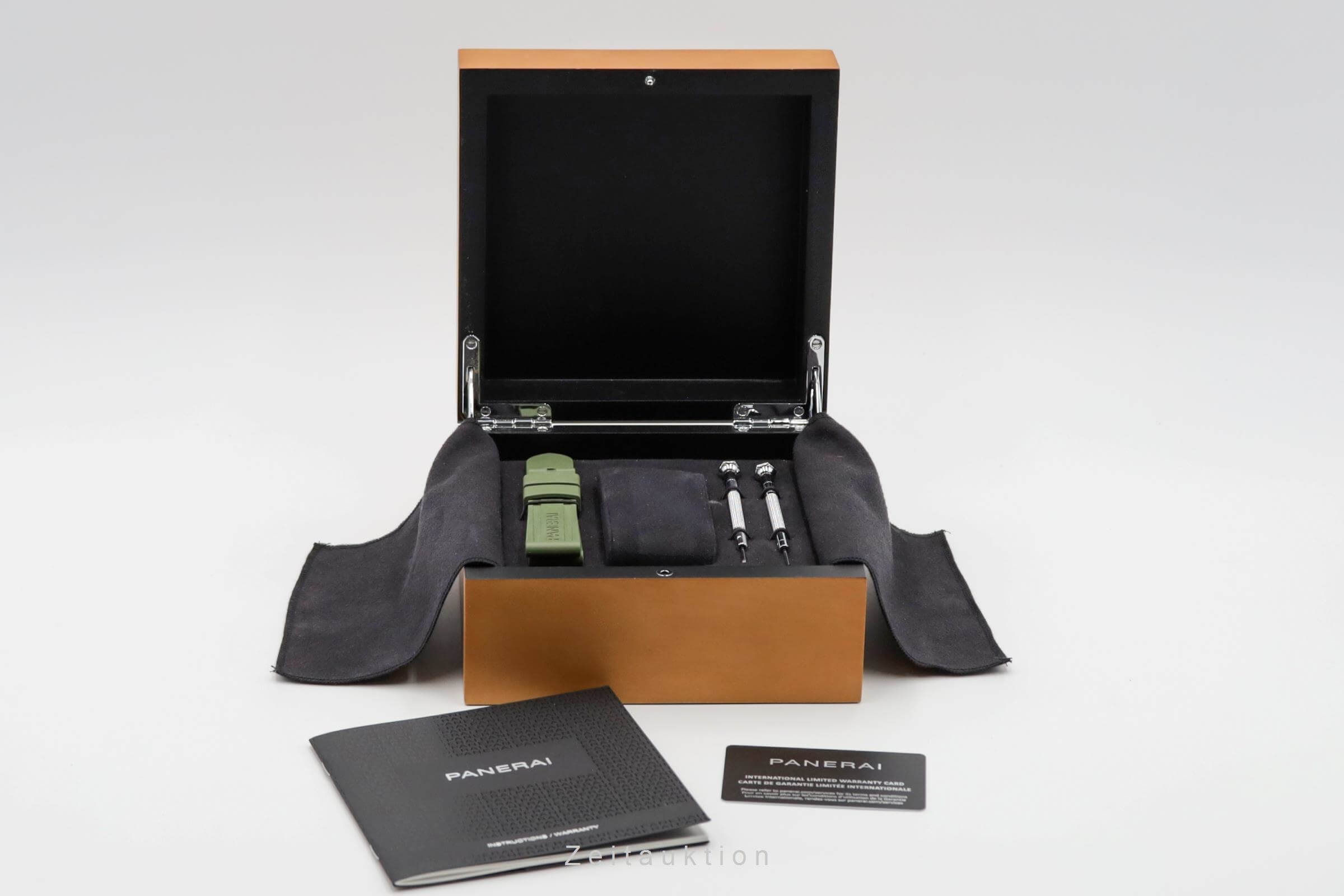 Panerai Luminor Marina steel automatic Kal. P.9010 Ref. PAM01356  | Zeitauktion