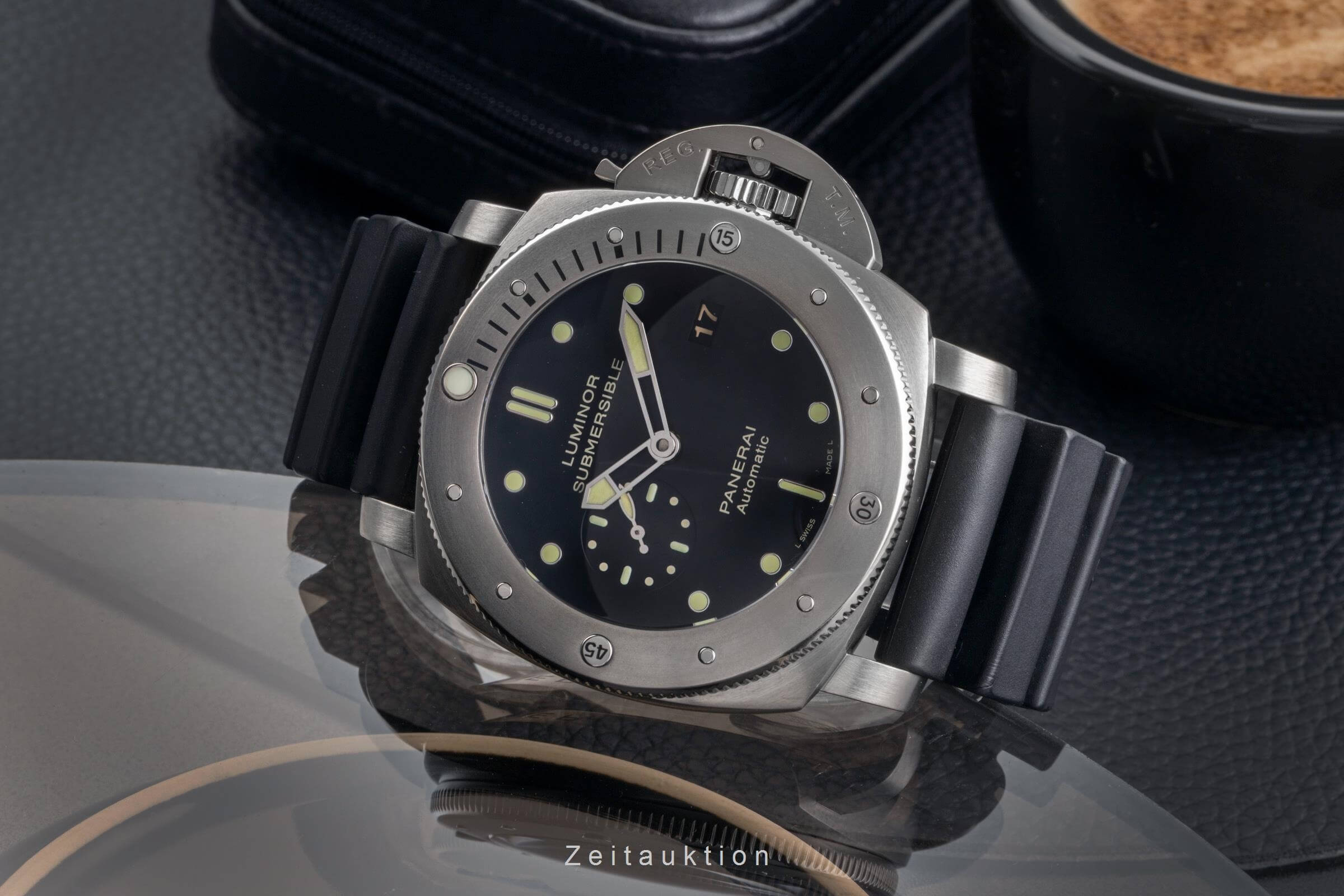 Panerai Submersible titanium automatic Kal. P.9000 Ref. PAM00305  | Zeitauktion