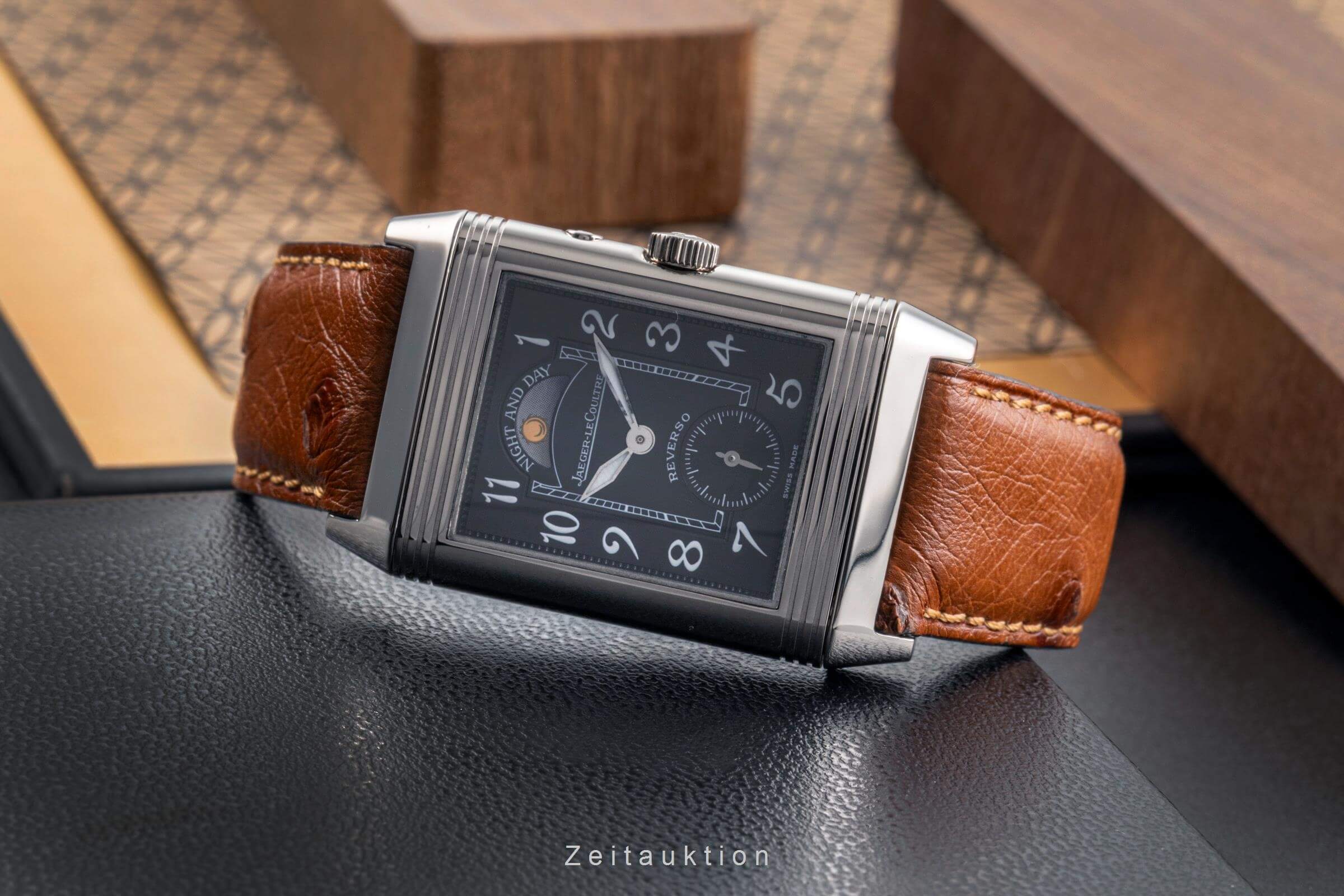 Jaeger LeCoultre Reverso 18k Weissgold Handaufzug Ref. Q2723440   270.3.54  | Zeitauktion